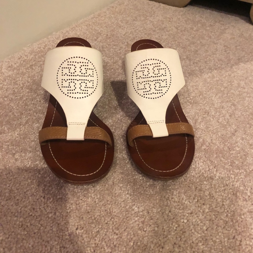 Tory Burch logo wedge - size 8.5